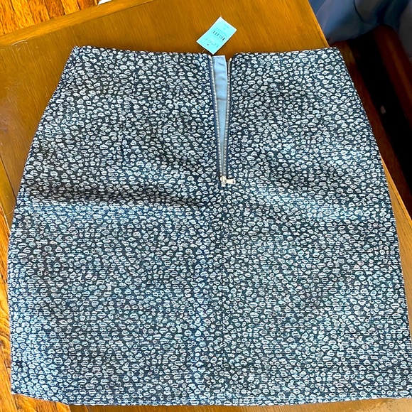 LOFT petite skirt size 4 - Picture 2 of 3